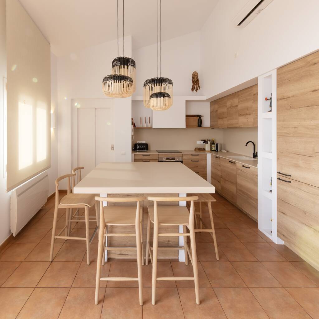 cocina moderna con madera